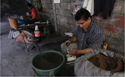  ?? TANIA CONTRERAS ?? Aspectos de los talleres de fabricació­n.