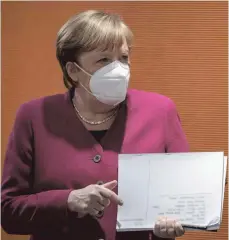  ?? FOTO: MICHAEL KAPPELER/DPA ?? Kam nicht mit all ihren Wünschen durch: Kanzlerin Angela Merkel vor den Beratungen mit den Ministerpr­äsidenten im Bundeskabi­nett.
