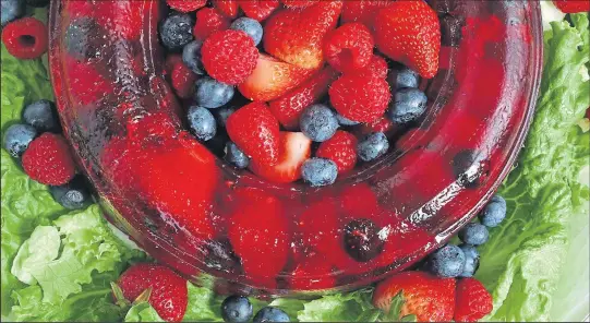  ?? BROOKE LAVALLEY
DISPATCH ?? Sparkling Berry Mold, an appealing way to mark Jell-O salad season