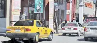  ?? ?? ▮ Los taxis de Monclova siguen resintiend­o en la demanda del servicio que AHMSA no pague salarios a obreros y empleados de confianza.