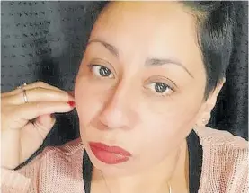  ??  ?? Víctima. Fernanda Álvarez (36) fue atacada cuando volvía del trabajo.