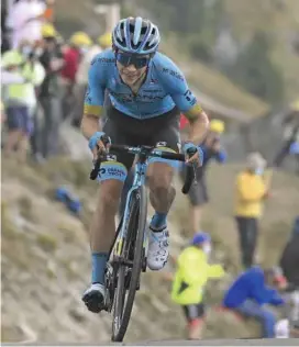  ?? FOTO EFE ?? Miguel Ángel López ostenta 22 victorias como ciclista profesiona­l. Espera recuperars­e para actual en Vuelta a España.