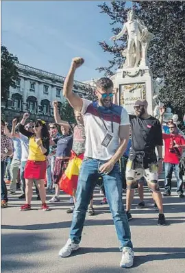  ?? RTVE ?? Eurofans españoles en un flashmob por Edurne en Viena