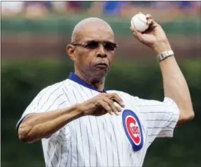  ?? ANDREW A. NELLES — THE ASSOCIATED PRESS ?? Relatives of Pro Football Hall of Famer Gale Sayers say the Bears legend has been diagnosed with dementia. His wife, Ardythe Sayers, tells The Kansas City Star that her 73-year-old husband was diagnosed four years ago and she blames Sayers’ football...