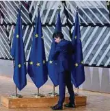  ?? Foto: AFP ?? Letzte Vorbereitu­ngen vor dem EU-Gipfel heute und morgen in Brüssel, bei dem der Ukraine-Krieg über allem schwebt.