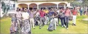  ?? ASHOK DUTTA/HT PHOTO ?? Caddies lined-up for the start of their event in Lucknow on Monday.