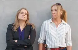  ?? ?? Toni Collette e Merritt Wever são as detetives Grace e Karen