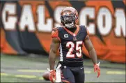  ?? AARON DOSTER / AP ?? Giovani Bernard finished 2020 with 416 yards and three touchdowns on 124 carries to go along with 355 yards receiving and three TDS on 47 catches.