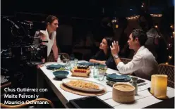  ??  ?? Chus Gutiérrez con Maite Perroni y Mauricio Ochmann.