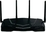  ??  ?? Netgears Nighthawk XR500 sorgt auch bei Auslastung für schnelle Pings beim Online-Gaming.