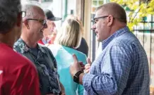  ?? MANUEL MARTINEZ/ WBEZ FILE ?? Darren Bailey campaigns at Crossroads Restaurant & Bar in north suburban Mundelein in 2022 during his failed bid for Illinois governor.