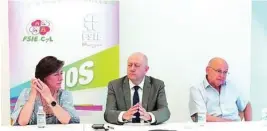  ?? FSIE ?? Ángel Arias, junto a José María Santander y Begoña Martínez