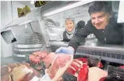  ?? Photo / Warren Buckland ?? Duncan Smith and Annabel Tapley-Smith at the Havelock North brand of the Waipawa Butchery.