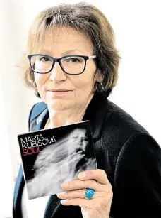 ??  ?? Do studia už ne Marta Kubišová včera představil­a své nové album Soul, které označuje za svoji poslední studiovou nahrávku. Koncertova­t ještě bude, ovšem ukončení pěvecké kariéry si už také naplánoval­a – na den svých 75. narozenin 1. listopadu 2017....