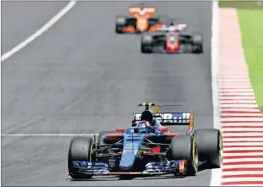  ??  ?? ELOGIO. El piloto madrileño de Toro Rosso destacó el apoyo recibido por el público durante la carrera.