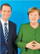  ??  ?? Se reunió con Angela Merkel.