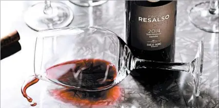  ?? MICHAEL TERCHA/CHICAGO TRIBUNE ?? Finca Resalso from Spain’s Ribera del Duero embodies the region’s style with its dark fruits aromas and bright sweetness.