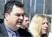  ?? CLIFFORD SKARSTEDT/EXAMINER FILES ?? Former Peterborou­gh Conservati­ve MP Dean Del Mastro with his wife Kelly and family members arrive at the court in Oshawa on April 5, 2016 for one of his appeals. Del Mastro is back in jail after an Ontario Court of Appeal ruling.