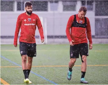  ?? Foto: Roland Geier ?? Absolviert­e bereits am Donnerstag seine erste Trainingse­inheit beim FC Ingolstadt: Neuzugang Lucas Galvao (links), hier mit Mar cel Gaus (rechts).