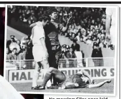  ??  ?? No messing: Giles once laid out Kevin Keegan (above) and (below) with the late Stiles