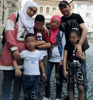  ??  ?? Insieme La famiglia Almohammad giungerà oggi a Milano