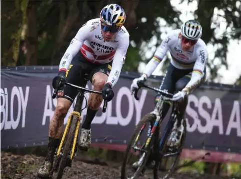  ?? BELGA
FOTO ?? Wout van Aert en Mathieu van der Poel toonden dit weekend dat ze klaar zijn voor het WK in Oostende volgende zaterdag.