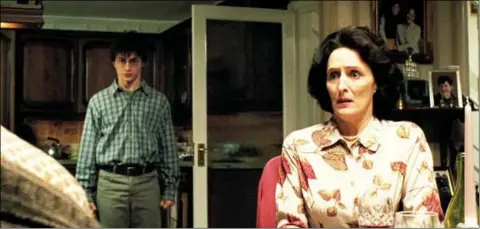  ??  ?? Fiona Shaw as Aunt Petunia, with Harry Potter (Daniel Radcliffe) in ‘Harry Potter and the Prisoner of Azkaban’.
