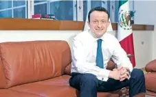  ??  ?? Mikel Arriola, director del IMSS, nació en la Ciudad de México y ha ocupado varios cargos en la administra­ción pública federal.