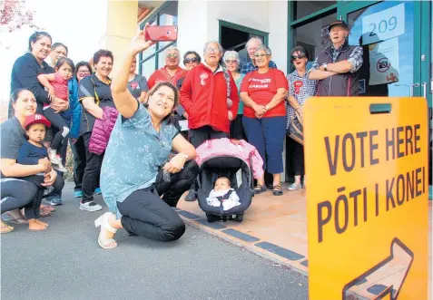  ?? Photo / File ?? Meka Whaitiri, Labour Party MP, with supporters at an Advance Voting Place in Hastings before the last election.