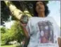  ?? THE ASSOCIATED PRESS ?? Angela Robinson talks about the overdose drug death last year of her daughter, Tameka Lynch, eight days after her husband reported her missing, in Chillicoth­e, Ohio.