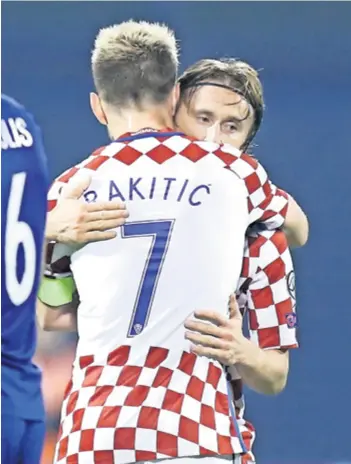  ?? REUTERS ?? Modrić i Rakitić najvažnije su poluge nacionalne momčadi još od 2007. godine kada su prvi put igrali zajedno. Njihov ostanak znači i ostanak Hrvatske u svjetskom vrhu