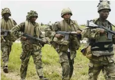  ??  ?? HO NIGERIAN ARMY | AFP Forças Armadas reforçaram o comando táctico- operaciona­l