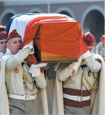  ?? PHOTO AFP ?? Plus de 150 Casques bleus ont trouvé la mort sur le théâtre d’opérations malien depuis 2013. Ce militaire français a été tué le mois dernier lors d’une attaque djihadiste.