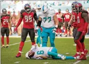  ?? ALLEN EYESTONE / THE PALM BEACH POST ?? Quarterbac­k Jay Cutler, shaken up against Tampa Bay last weekend, remains in concussion protocol and will be sidelined Sunday.