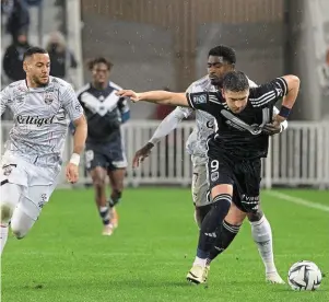  ?? | PHOTO : PHOTOPQR/SUD OUEST/MAXPPP ?? Maxime Sivis et les Guingampai­s n’ont pas réussi à marquer face à Bordeaux.