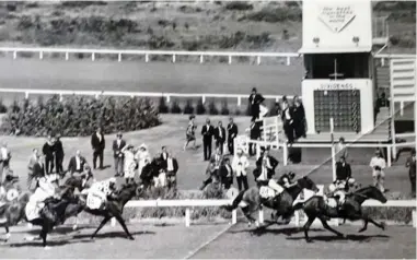  ?? PICTURE: SUPPLIED ?? VICTORY: 1965 Metropolit­an winner, Speciality with his lucky number 9 saddle cloth. Speciality won the 1965 Met by a length.