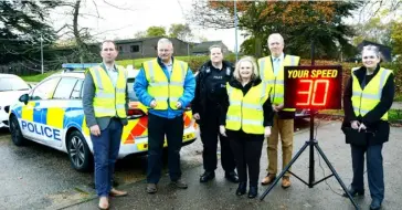  ?? Picture: Phil Creighton ?? FAST: Thames Valley PCC Matthew
Barber (far left) joined Bracknell MP James Sunderland (second from right), Bracknell Forest councillor­s and police for the launch of a Speedwatch initiative