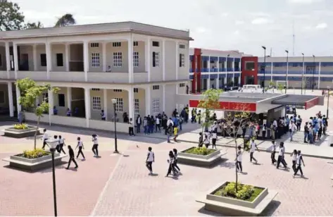  ?? ARCHIVO ?? kEl Colegio Vicente Rocafuerte, ubicado en el centro de Guayaquil, ha formado centenares de personajes destacados en la historia republican­a.