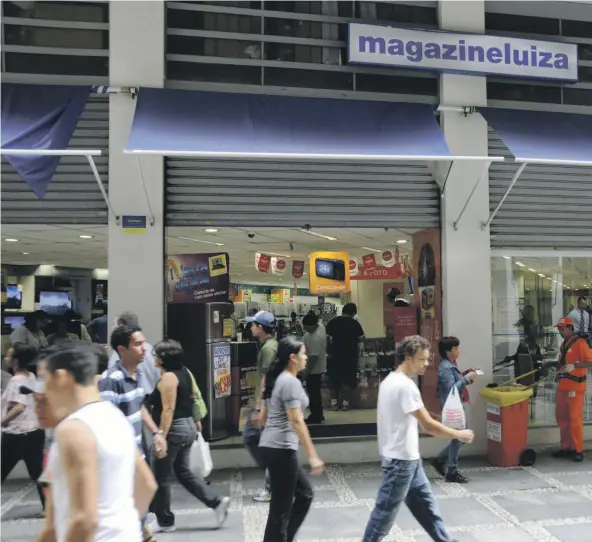  ??  ?? Brazilian chain Magazine Luiza store in Sao Paulo. It is using its physical stores as pickup locations to help customers overcome their wariness about the risks of online shopping Bloomberg