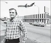  ??  ?? William Lipinski stands on the corner of 63rd Street and Cicero Avenue in 1981.