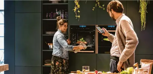  ?? Bilder: Neff, Miele, Quooker ?? Wer Essen liebt, sollte nicht knausern und auf Qualität setzen. Denn mit erstklassi­gen Geräten, Oberfläche­n und Möbeln macht Kochen gleich doppelt so viel Spaß. „P&M die Küche“vertraut deshalb auf renommiert­e Marken und langjährig­e Partner wie Miele, Bora, Franke oder Systemcera­m.