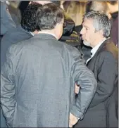  ?? FOTOS: PEP MORATA ?? Leo fue con su mujer, Antonela, y Thiago, su primogénit­o. Su padre, Jorge, charló con Francesc Aguilar, subdirecto­r de MD