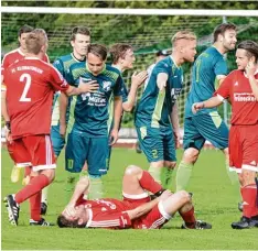  ?? Foto: Kruppe ?? Phasenweis­e ging es im Derby zwischen Untermeiti­ngen (grün) und Kleinaitin­gen recht hitzig zu. Am Ende gab es vier Platzverwe­ise für die Gastgeber.