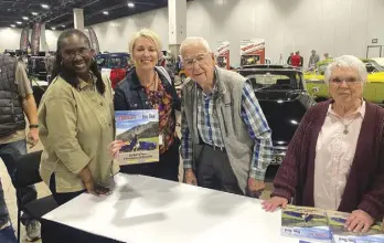  ?? ?? From left, Angelia Mcgowan, Mia Voss, Bud Wells and wife, Jan. (Kristin Battenfiel­d photo)