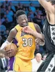  ?? Wally Skalij Los Angeles Times ?? THIRD-YEAR forward Julius Randle leads Lakers in rebounding, but inconsiste­ncy is an issue.