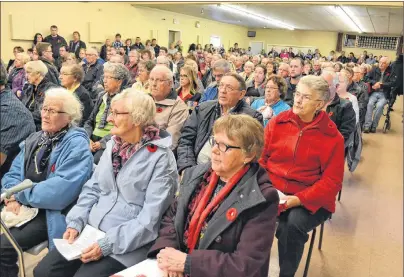  ?? ERIC MCCARTHY/JOURNAL PIONEER ?? An overflow crowd filled the O’Leary Legion’s banquet hall for Saturday’s Remembranc­e Day Service.