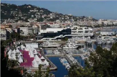  ?? FOTO REUTERS ?? In Cannes staat alles klaar voor het filmfestiv­al dat vanavond voor de 70ste keer van start gaat.