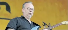  ?? THE ASSOCIATED PRESS FILES ?? Walter Becker, of Steely Dan, performs during the 2007 Jazz and Heritage Festival in New Orleans. Becker, the guitarist, bassist and co-founder of the rock group Steely Dan, has died. He was 67. His official website announced his death Sunday, with no...