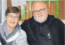  ?? FOTO: GISELA SPRENG ?? Die Schulleite­r des Bildungsze­ntrums Gosheim-Wehingen Eva Jäger (Gymnasium) und Bernhard Jäger (Realschule) trugen zu Beginn der Sitzung des Schulverba­nds Gosheim-Wehingen ihre Berichte vor.