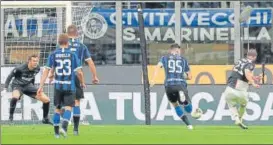  ?? GETTY IMAGES ?? ■ Juventus striker Gonzalo Higuain scores the winner in the Serie A match against Inter Milan at Stadio Giuseppe Meazza, Milan on Sunday night.